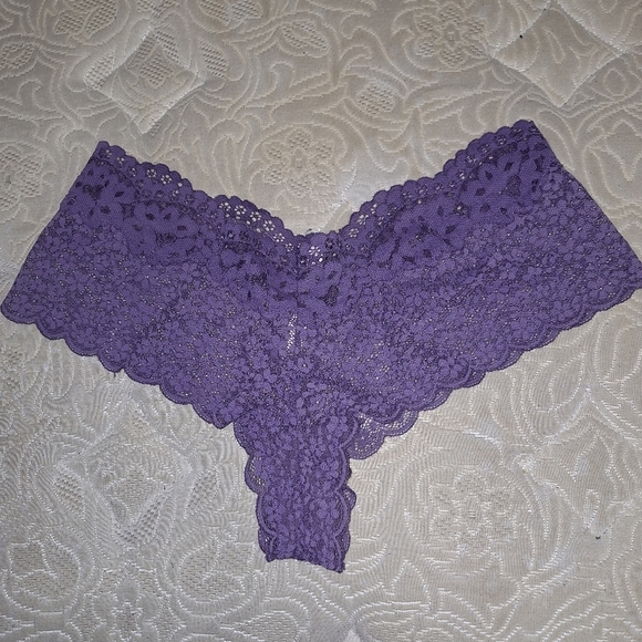 A bundle of 4 pairs of ladies' large panties. Sexy, comfortable, lingerie - Picture 8 of 15